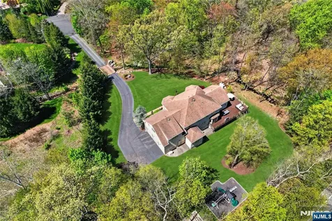 9 Heller Court Mahwah NJ 07430