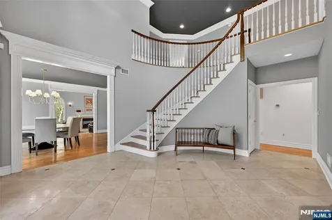 9 Heller Court Mahwah NJ 07430