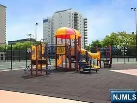 2000 Linwood Avenue Fort Lee NJ 07024