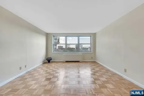 2000 Linwood Avenue Fort Lee NJ 07024