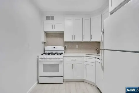 2000 Linwood Avenue Fort Lee NJ 07024