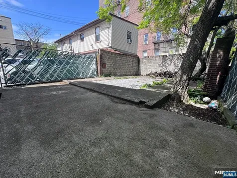 308 5th Street Union City NJ 07087