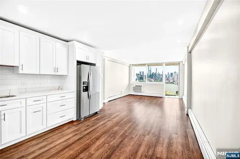 899 Boulevard East Weehawken NJ 07086