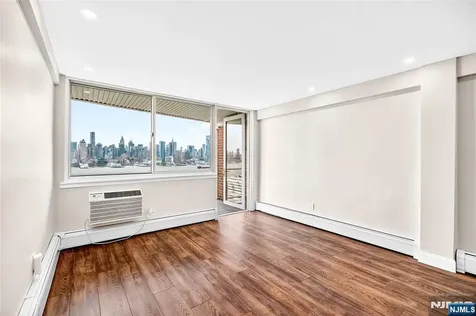 899 Boulevard East Weehawken NJ 07086