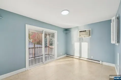 320 Orient Way Rutherford NJ 07070