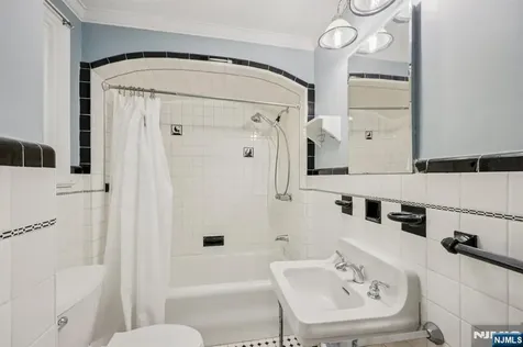 320 Orient Way Rutherford NJ 07070