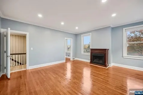320 Orient Way Rutherford NJ 07070