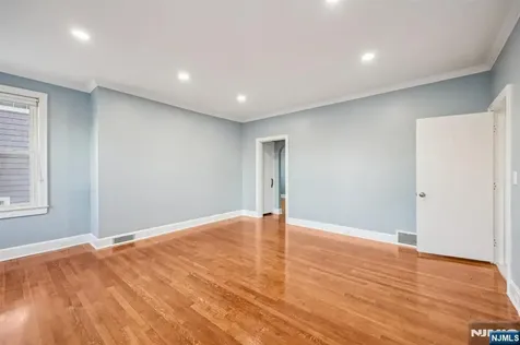 320 Orient Way Rutherford NJ 07070