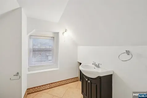 320 Orient Way Rutherford NJ 07070