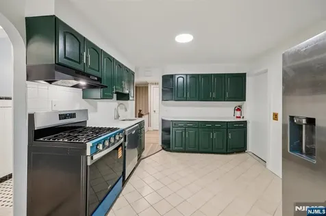 320 Orient Way Rutherford NJ 07070