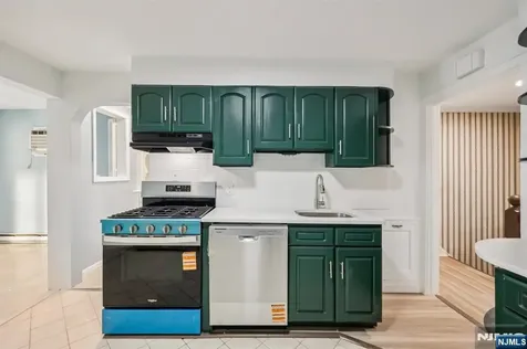 320 Orient Way Rutherford NJ 07070