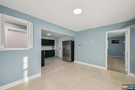 320 Orient Way Rutherford NJ 07070