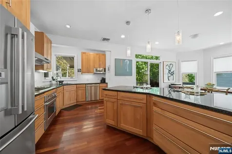 76 High Street Nutley NJ 07110