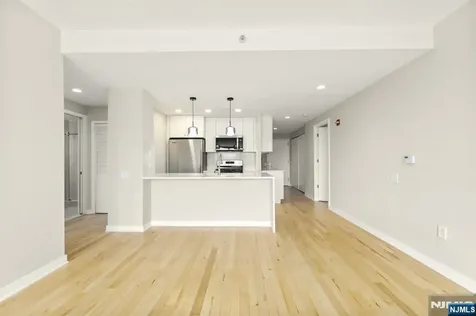 310 Hudson Park Edgewater NJ 07020