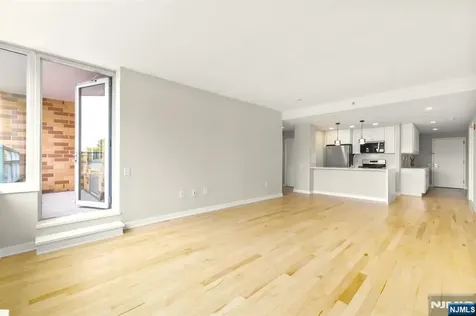 310 Hudson Park Edgewater NJ 07020