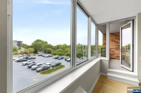 310 Hudson Park Edgewater NJ 07020