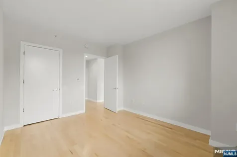 310 Hudson Park Edgewater NJ 07020