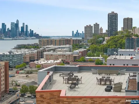 310 Hudson Park Edgewater NJ 07020