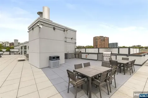310 Hudson Park Edgewater NJ 07020