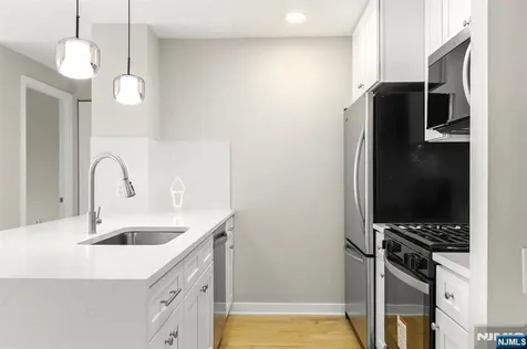 310 Hudson Park Edgewater NJ 07020