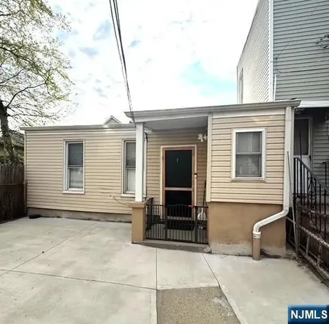 321 John Street Harrison NJ 07029