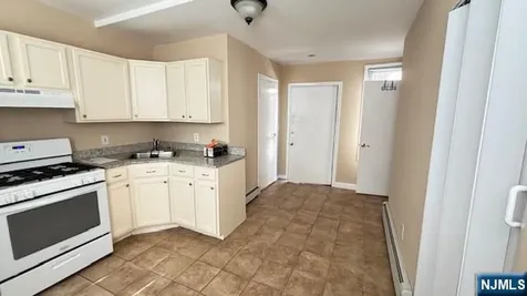321 John Street Harrison NJ 07029