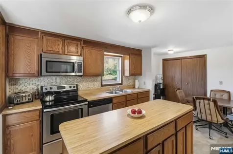 400 Lake Shore Drive West Milford NJ 07421