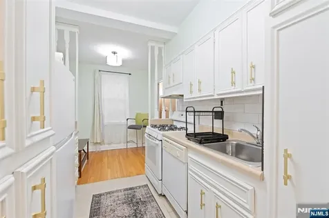 100 E Palisade Avenue Englewood NJ 07631