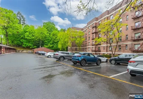100 E Palisade Avenue Englewood NJ 07631