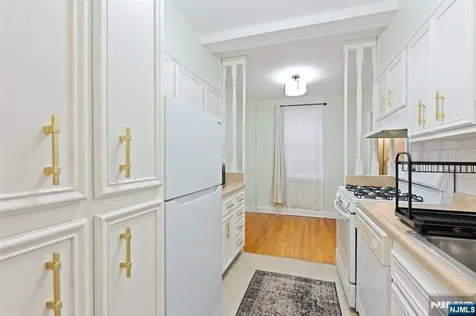 100 E Palisade Avenue Englewood NJ 07631
