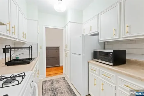 100 E Palisade Avenue Englewood NJ 07631