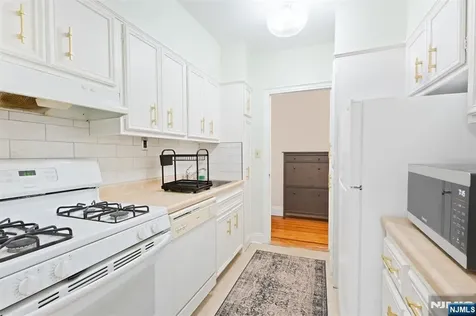 100 E Palisade Avenue Englewood NJ 07631
