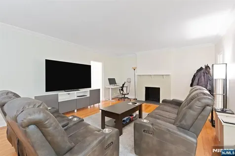 100 E Palisade Avenue Englewood NJ 07631