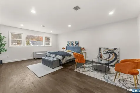 28 Charles Street Clifton NJ 07013