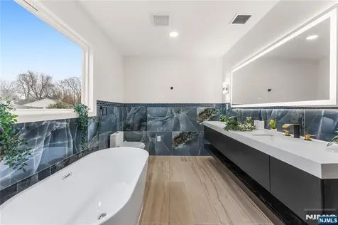 28 Charles Street Clifton NJ 07013