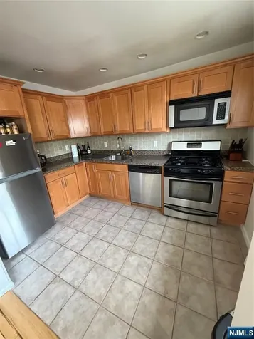 3 Manchester Court Wayne NJ 07470