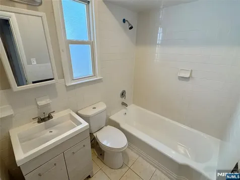 11 Lentz Place Irvington NJ 07111