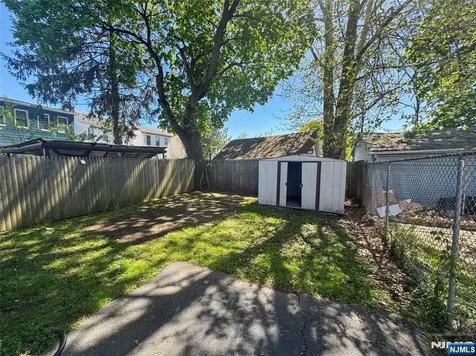 11 Lentz Place Irvington NJ 07111