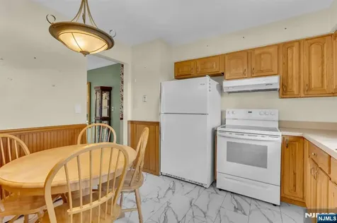 307 Santa Fe Trail Hopatcong NJ 07843