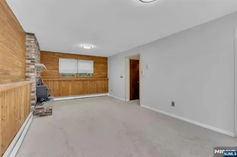 307 Santa Fe Trail Hopatcong NJ 07843