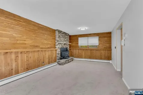 307 Santa Fe Trail Hopatcong NJ 07843