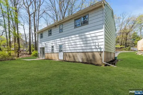 307 Santa Fe Trail Hopatcong NJ 07843