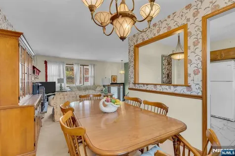307 Santa Fe Trail Hopatcong NJ 07843