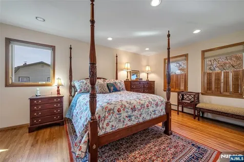 10 Woodmere Road Caldwell NJ 07006