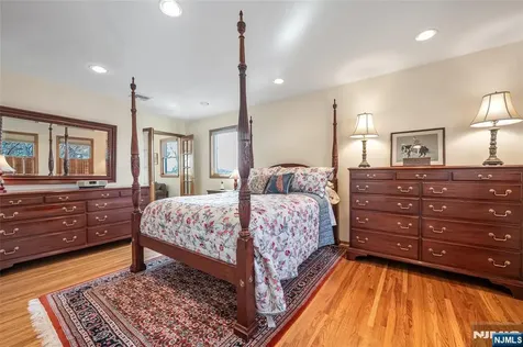 10 Woodmere Road Caldwell NJ 07006