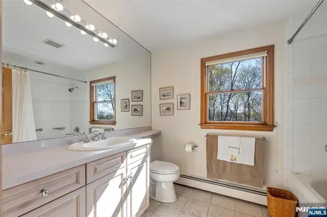 10 Woodmere Road Caldwell NJ 07006