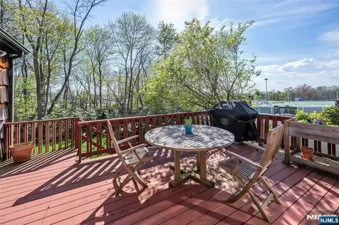 10 Woodmere Road Caldwell NJ 07006