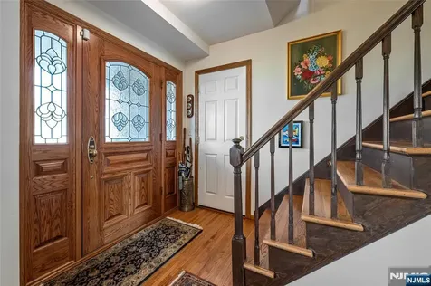 10 Woodmere Road Caldwell NJ 07006