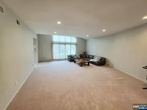 307 Center Street Englewood Cliffs NJ 07632