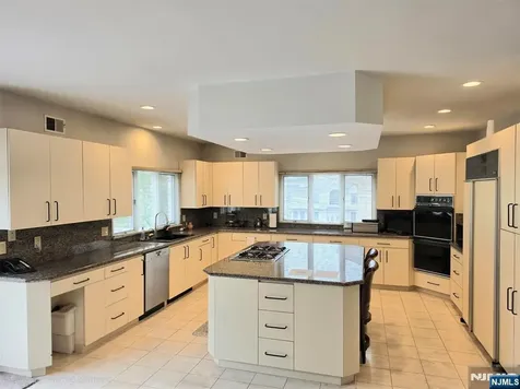 307 Center Street Englewood Cliffs NJ 07632